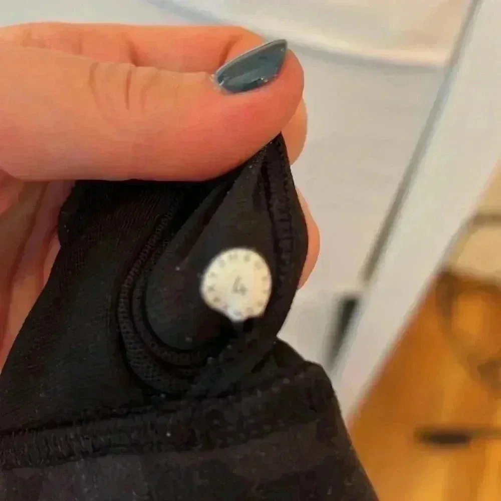 Lululemon Flow Y Bra-Sz 4 - Picture 4 of 4